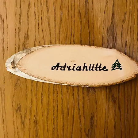 Almhuette Zwei Welten