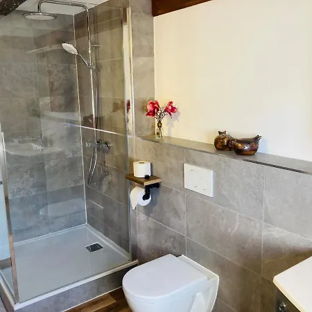 Almhuette Zwei Welten 住宿加早餐酒店 3*