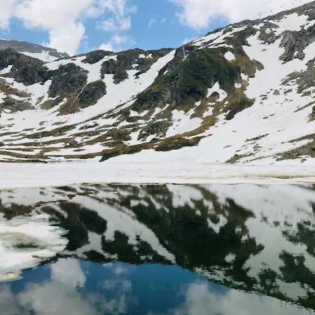 Almhuette Zwei Welten