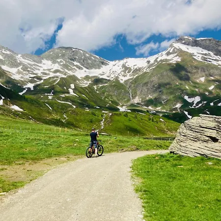 Almhuette Zwei Welten فندق مبيت وإفطار أوبرفيلاخ