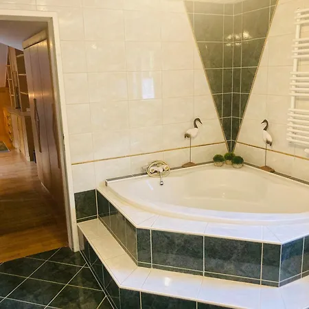 Almhuette Zwei Welten Bed & Breakfast