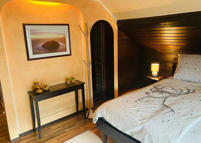 Almhuette Zwei Welten לינה וארוחת בוקר